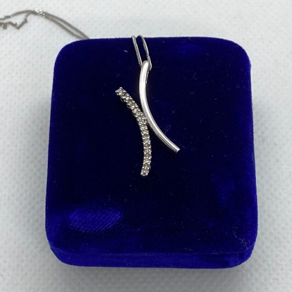 💛 10k White Gold Diamond Curved Bar Necklace | Minimalist Fine Jewelry